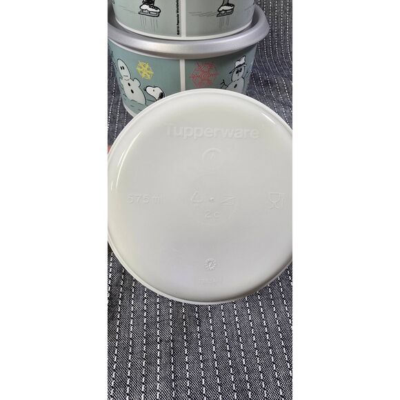Set of 3 Tupperware Peanuts in the Snow Holiday Canisters Nesting Snoopy 2019 - Picture 3 of 6